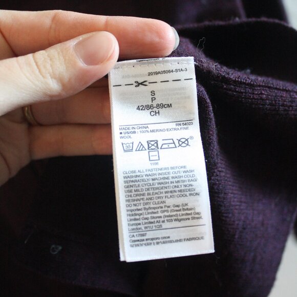 Banana Republic Extra Fine Merino Cardigan - Picture 5 of 5